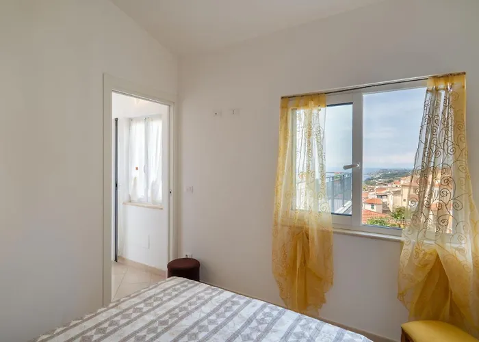 Nyaraló Toni - Tzr240 By Interhome Terzorio
